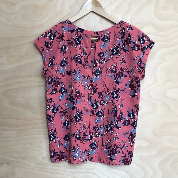 Abercrombie & Fitch Cap Sleeve Floral Blouse Womens Sz XS. - Picture 2 of 8